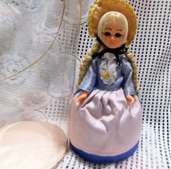8" INTERNATIONAL BLONDE BRAIDS DOLL BLUE OUTFIT, CASE S&G German / Celtic